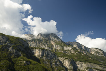 Italien, Südtirol, Dolomiten, Trentino, Berglandschaften und Wolken - MYF000574