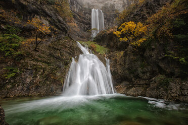 Spanien, Albacete, Sierra de Riopar, Wasserfälle an der Quelle des Flusses Mundo - DSGF000642