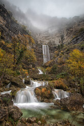 Spanien, Albacete, Sierra de Riopar, Wasserfälle an der Quelle des Flusses Mundo - DSGF000644