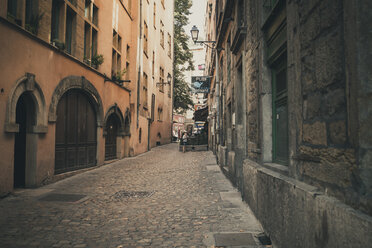 France, Department Rhone, Lyon, Alleyway and old houses - SBDF001320