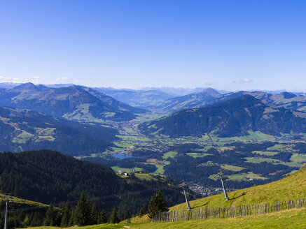 Österreich, Tirol, Kitzbüheler Alpen, Kitzbühel, Blick zum Kitzbüheler Horn - AMF002905