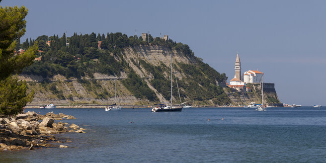 Slowenien, Istrien, Adriaküste, Strunjan, Bucht, Kirche St. Georg in Piran - WIF001125