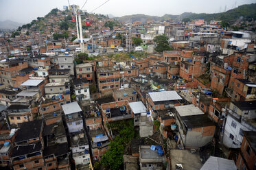 Brasilien, Rio de Janeiro, Ansicht der Favela Complexo do Alemao - FLK000488