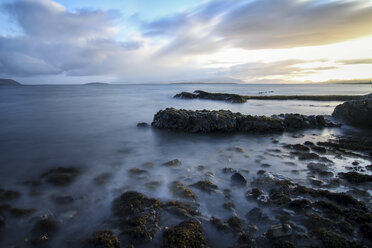 UK, Scotland, Isle of Skye, coast - DLF000011