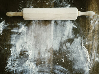 Rolling pin and flour - SARF000900