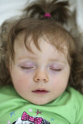 Portrait of sleeping baby girl - SHKF000009