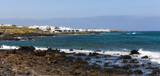 Spain, Canary Islands, Lanzarote, Punta de la Vela, Fishing village Arrieta, Panorama - AMF002960