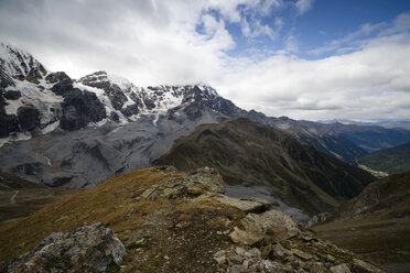 Italien, Südtirol, Blick auf die Ortler-Alpen, in der Mitte der Monte Zebru - MYF000621