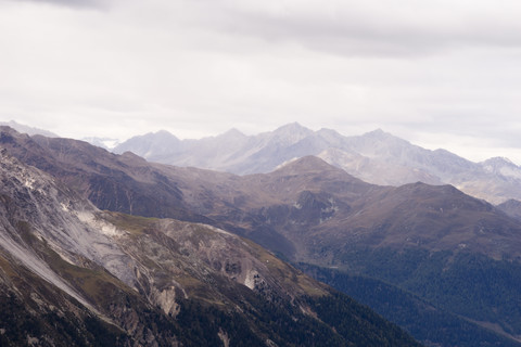 Italien, Südtirol, Blick auf die Ortler-Alpen, lizenzfreies Stockfoto