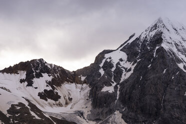 Italien, Südtirol, Blick auf Ortler Alpen, Gran Zebru rechts - MYF000631