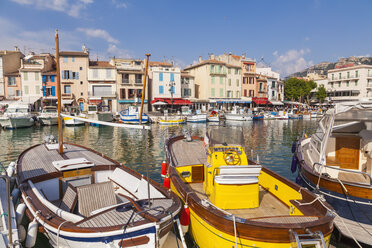 France, Provence-Alpes-Cote d'Azur, Bouches-du-Rhone, Cassis, Harbour - WDF002642