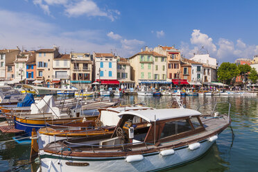 France, Provence-Alpes-Cote d'Azur, Bouches-du-Rhone, Cassis, Harbour - WD002668