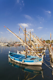 Frankreich, Provence-Alpes-Cote d'Azur, Departement Var, Bandol, Hafen und alte Fischerboote - WD002676