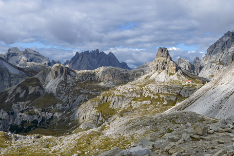 Italy, Veneto, Dolomites, Mountain scenery at the Tre Cime di Lavaredo area stock photo