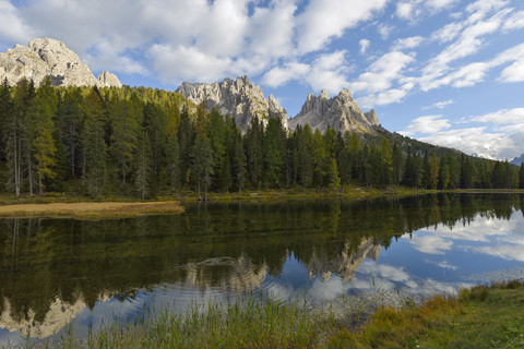 Italy, Veneto, Dolomites, Mountain scenery at the Tre Cime di Lavaredo area stock photo