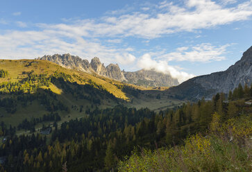 Italy, South Tyrol, Dolomites, Gardena pass with Langkofel in the morning - RJF000331