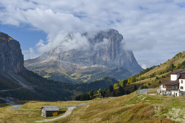 Italy, South Tyrol, Dolomites, Gardena pass with Langkofel in the morning - RJF000330