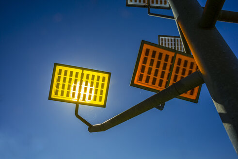 Germany, Ulm, solar tree in the Ulmer residential area solar city - WGF000502