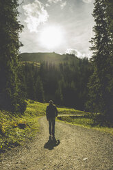 Austria, Tyrol, Tannheimer Tal, mature man hiking - UUF002301