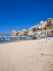 Italy, Sicily, Province of Trapani, Fishing village Castellammare del Golfo, Beach and harbour - AMF003021