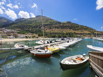 Italien, Sizilien, Provinz Trapani, Fischerdorf Castellammare del Golfo, Hafen - AMF003017