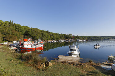 Turkey, Black Sea, Sinop, fishing boats at Hamsilos Bay - SIE006177