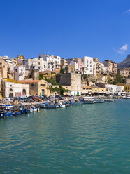 Italien, Sizilien, Provinz Trapani, Fischerdorf Castellammare del Golfo, Hafen - AMF003038