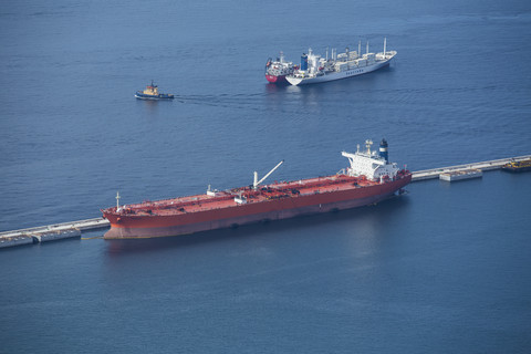 Gibraltar, Hafen, Tankerschiff, lizenzfreies Stockfoto