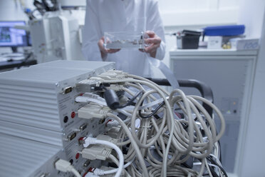 Cables of an appliance in a technical lab - SGF000938