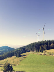 Windkraftanlagen , Holzschlagermatte, Breisgau-Hochschwarzwald, Baden Württemberg,Deutschland - DRF001146