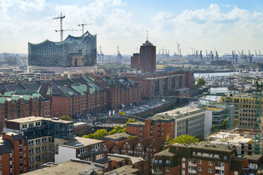 Germany, Hamburg, cityscape with Speicherstadt and Elbphilharmonie - RJF000344
