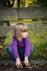 Little girl waiting at wayside - LVF002076