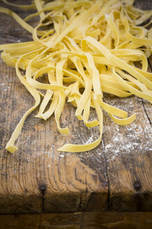 Frische ungekochte Tagliatelle - LVF002378