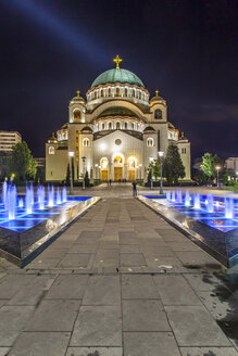 Serbien, Belgrad, Beograd, Kirche des Heiligen Sava bei Nacht - AMF003082