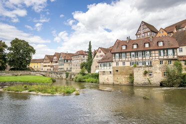 Deutschland, Baden-Württemberg, Schwäbisch Hall, Fachwerkhaus in der Altstadt - PUF000130