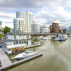 Deutschland, Hessen, Düsseldorf, Gehry-Bauten im Medienhafen - PU000142