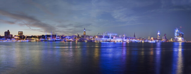 Germany, Hamburg, Port of Hamburg during Blue Port - ROM000022