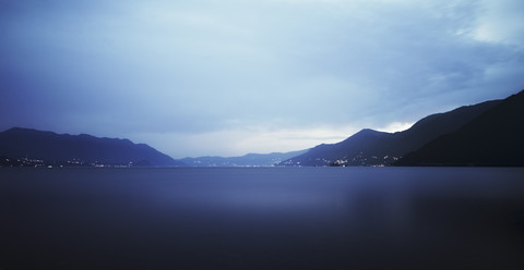 maccagno, italien, lago maggiore, see, nacht, blick, lizenzfreies Stockfoto