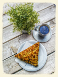 Coffee and cake on table - CSF023152