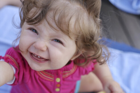 Portrait of smiling baby girl - SHKF000088