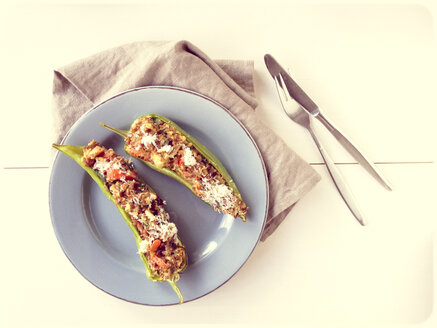 Paprika mit Reis-Zucchini-Füllung - EVGF000975