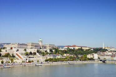 Hungary, Budapest, View to Buda Castle, River Danube - BRF000802