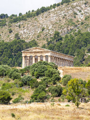 Italy, Sicily, Calatafimi, Doric temple of Segesta - AMF003128