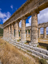 Italien, Sizilien, Calatafimi, Dorischer Tempel von Segesta - AMF003130