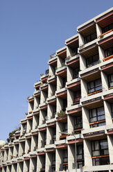 Germany, North Rhine-Westphalia, Duesseldorf, part of facade of multi-family house - GUFF000011