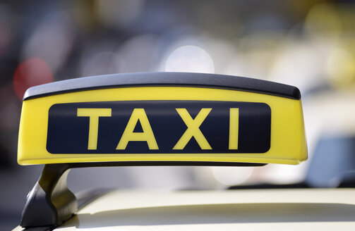 Germany, North Rhine-Westphalia, Duesseldorf, Taxi sign at airport - GUFF000026