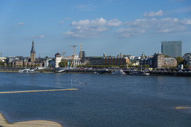 Deutschland, Nordrhein-Westfalen, Düsseldorf, Altstadt, Rhein, Ebbe - FRF000106