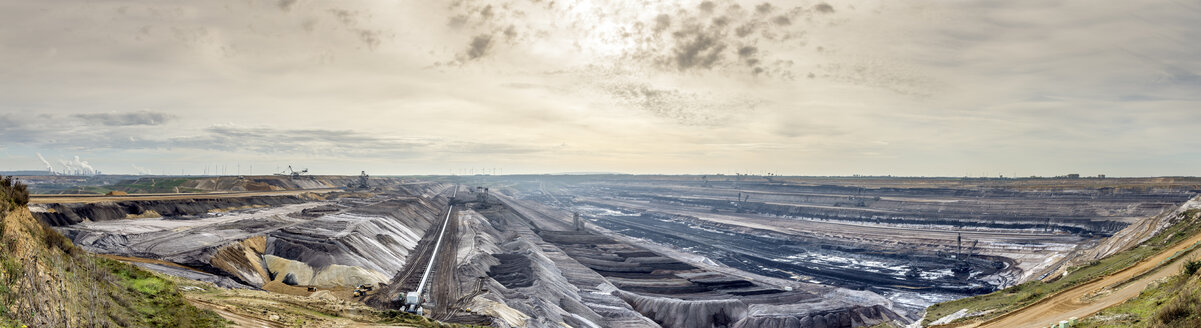 Germany, North Rhine-Westphalia, Grevenbroich, Garzweiler surface mine, Panorama - FR000108