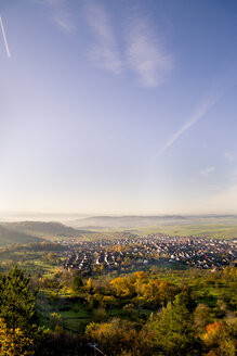 Deutschland, Baden-Württemberg, Naturpark Schönbuch, Schwäbische Alb, Blick auf Entringen - LVF002190