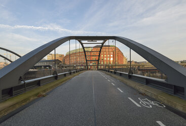 Deutschland, Hamburg, Niederbaumbrücke - RJF000351